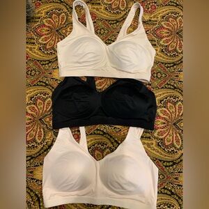 Warner’s Cloud 9 Super Soft Wireless Lightly Lined Medium